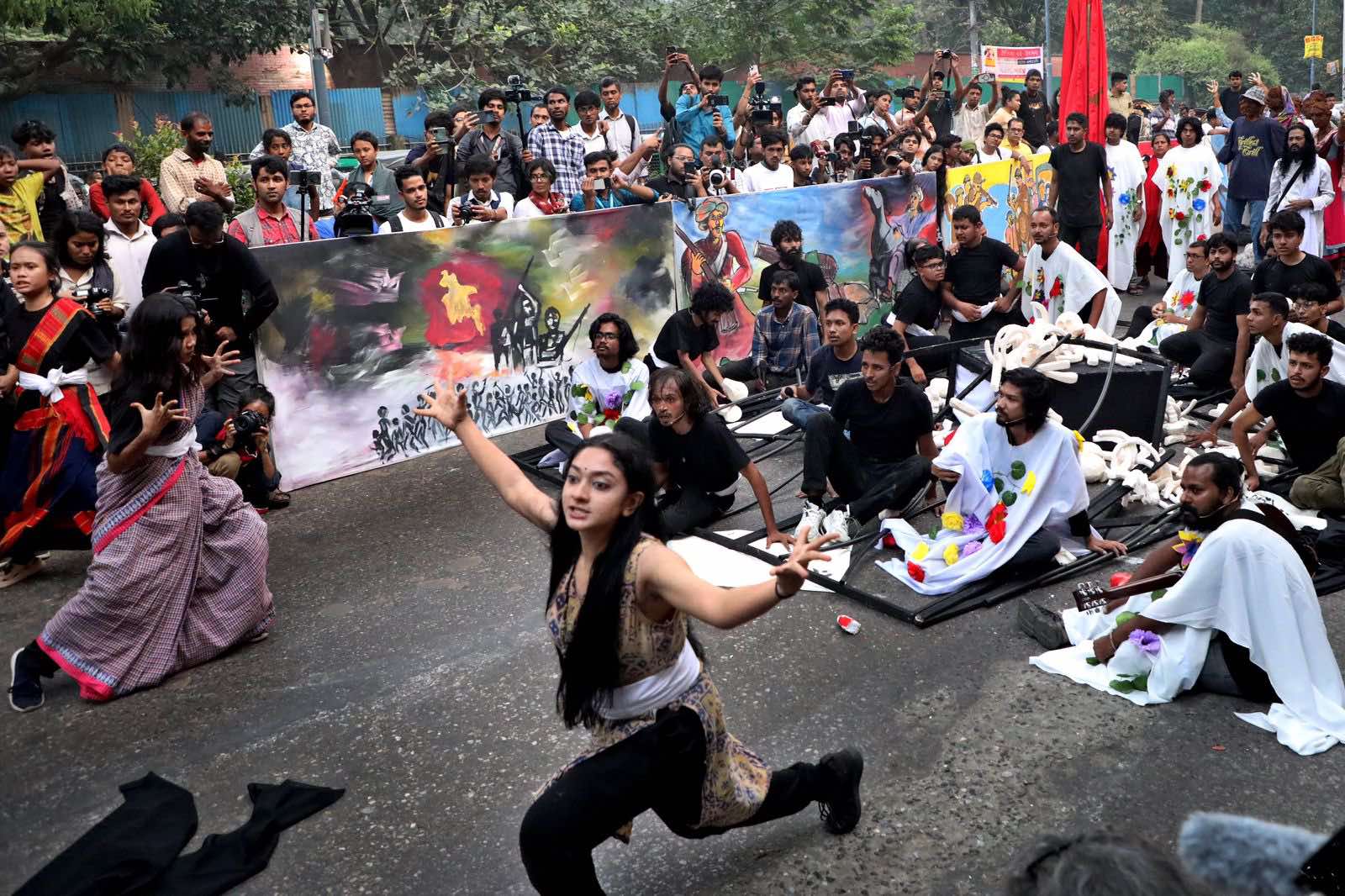 Street theatre ‘Lal Majlum’ revisits historic uprisings.jpg