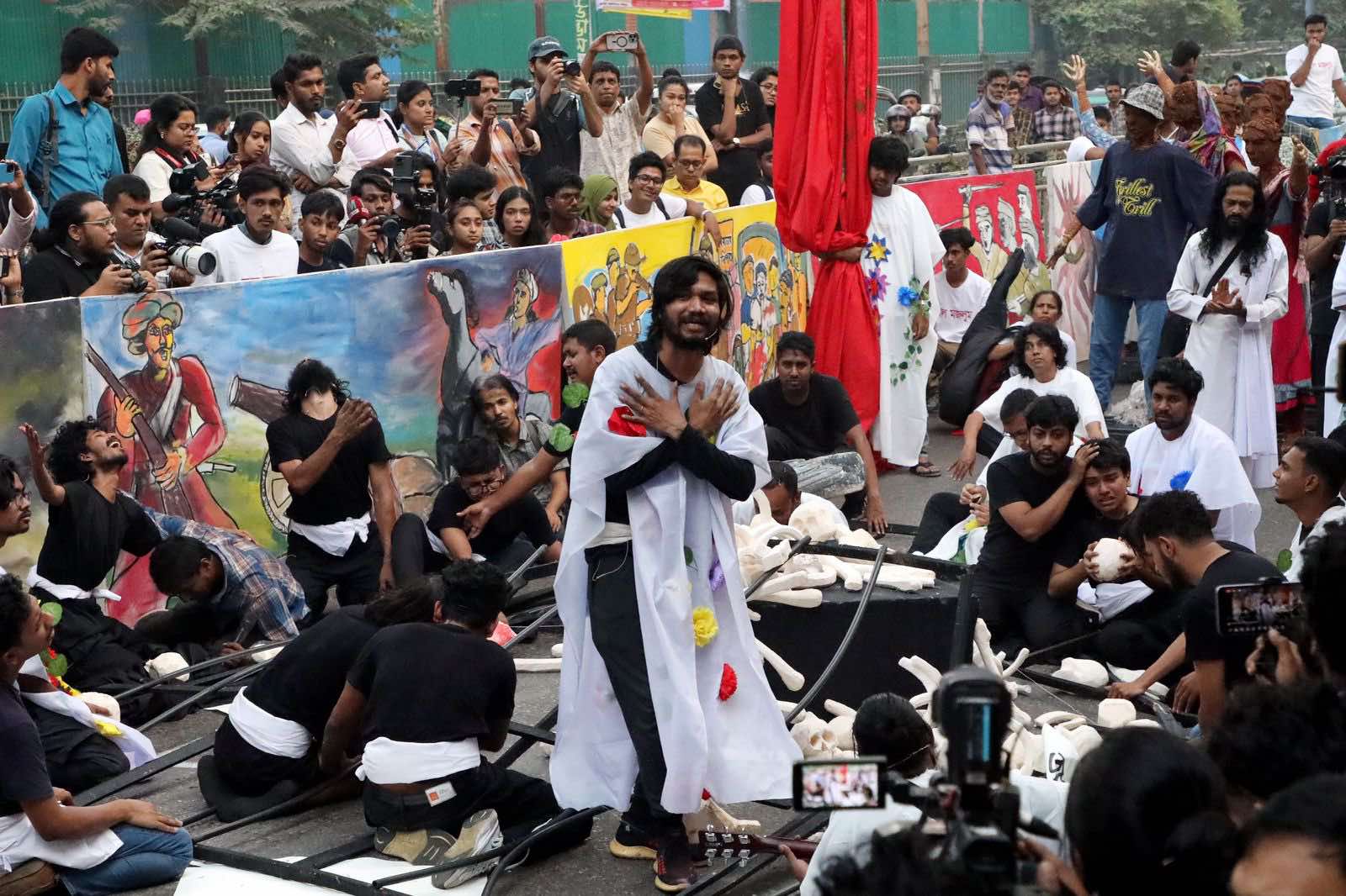Street theatre ‘Lal Majlum’ revisits historic uprisings.jpg