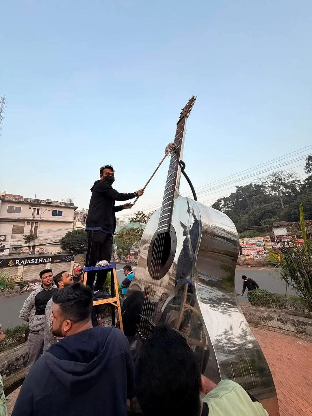 rupali_guitar_2.jpg