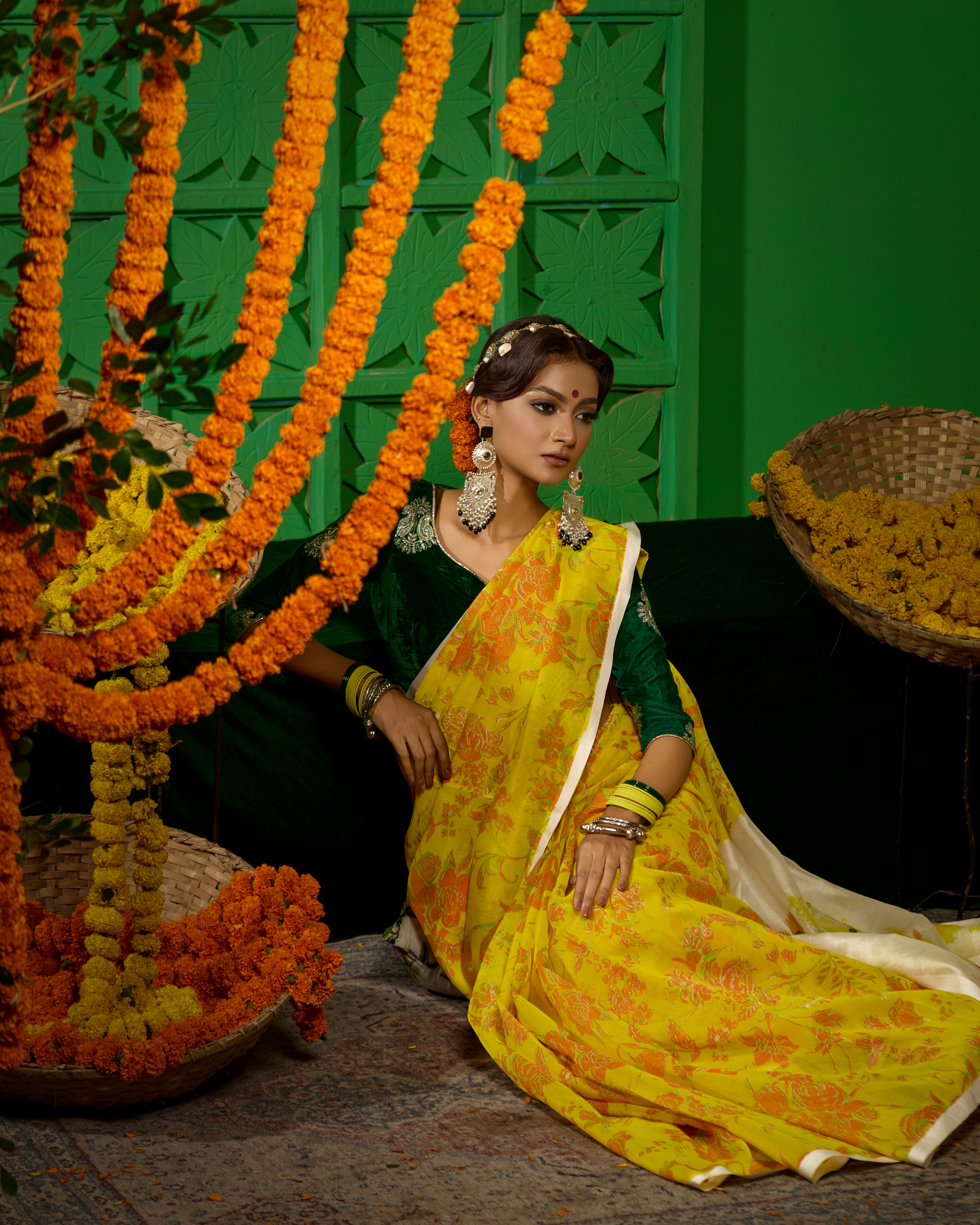 Holud Shondha: Keeping it simple amidst wedding chaos
