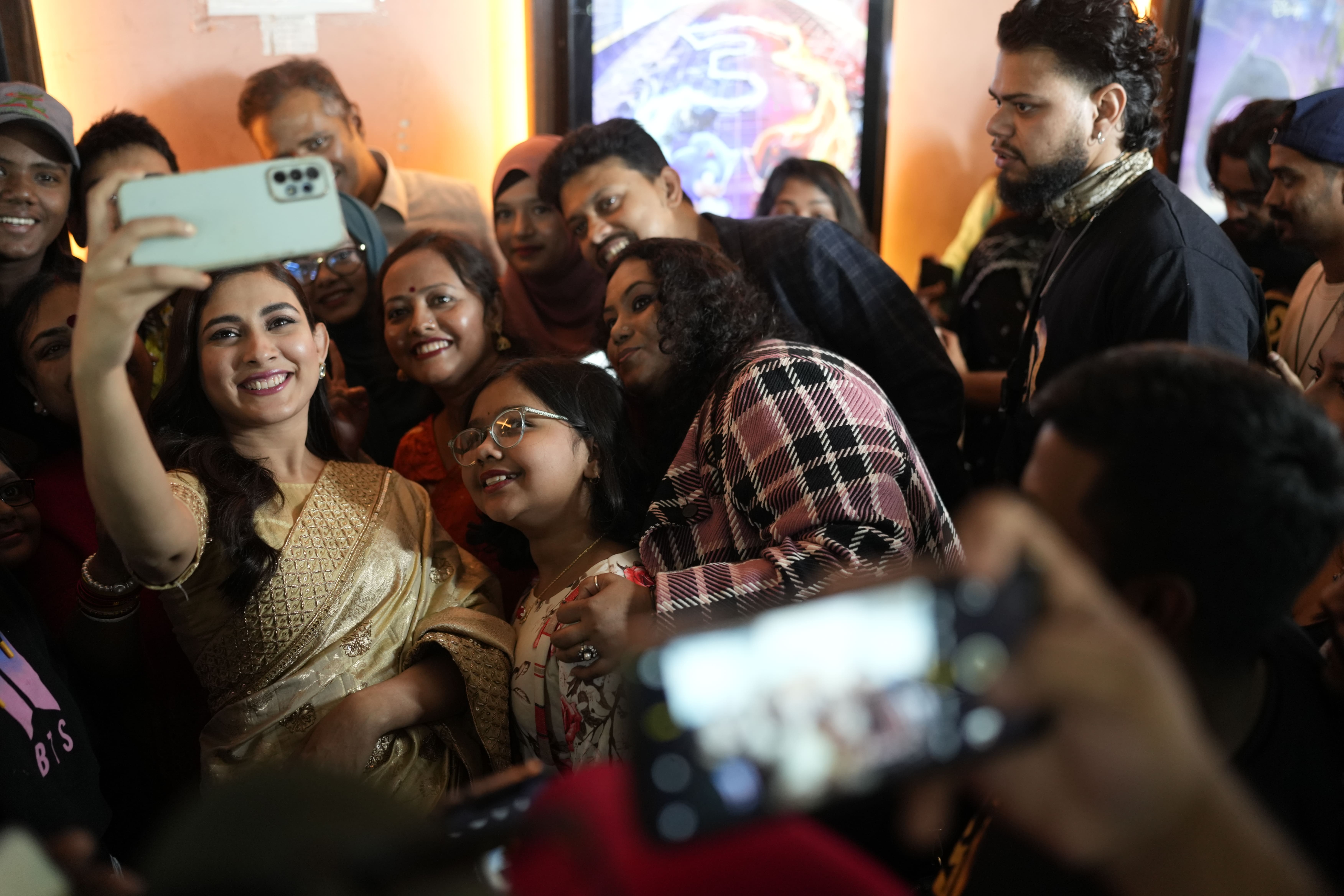 ‘Priyo Maloti’ receives standing ovation at first local screening