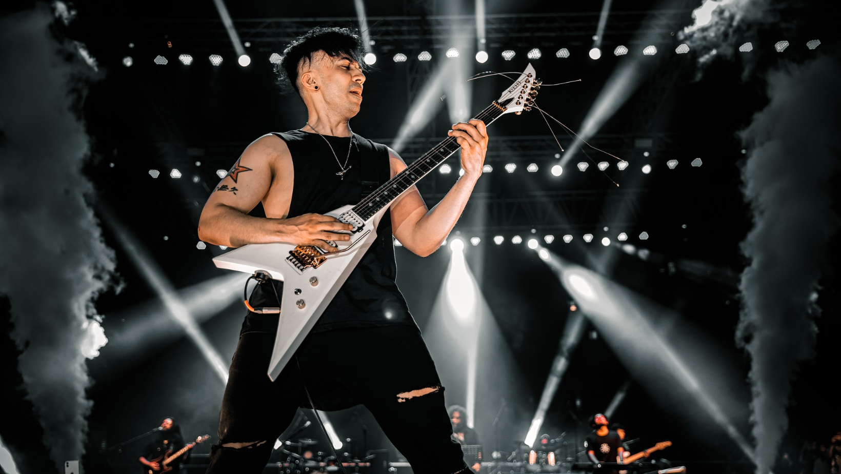 Oni Hasan makes history as first Bangladeshi to join Seymour Duncan