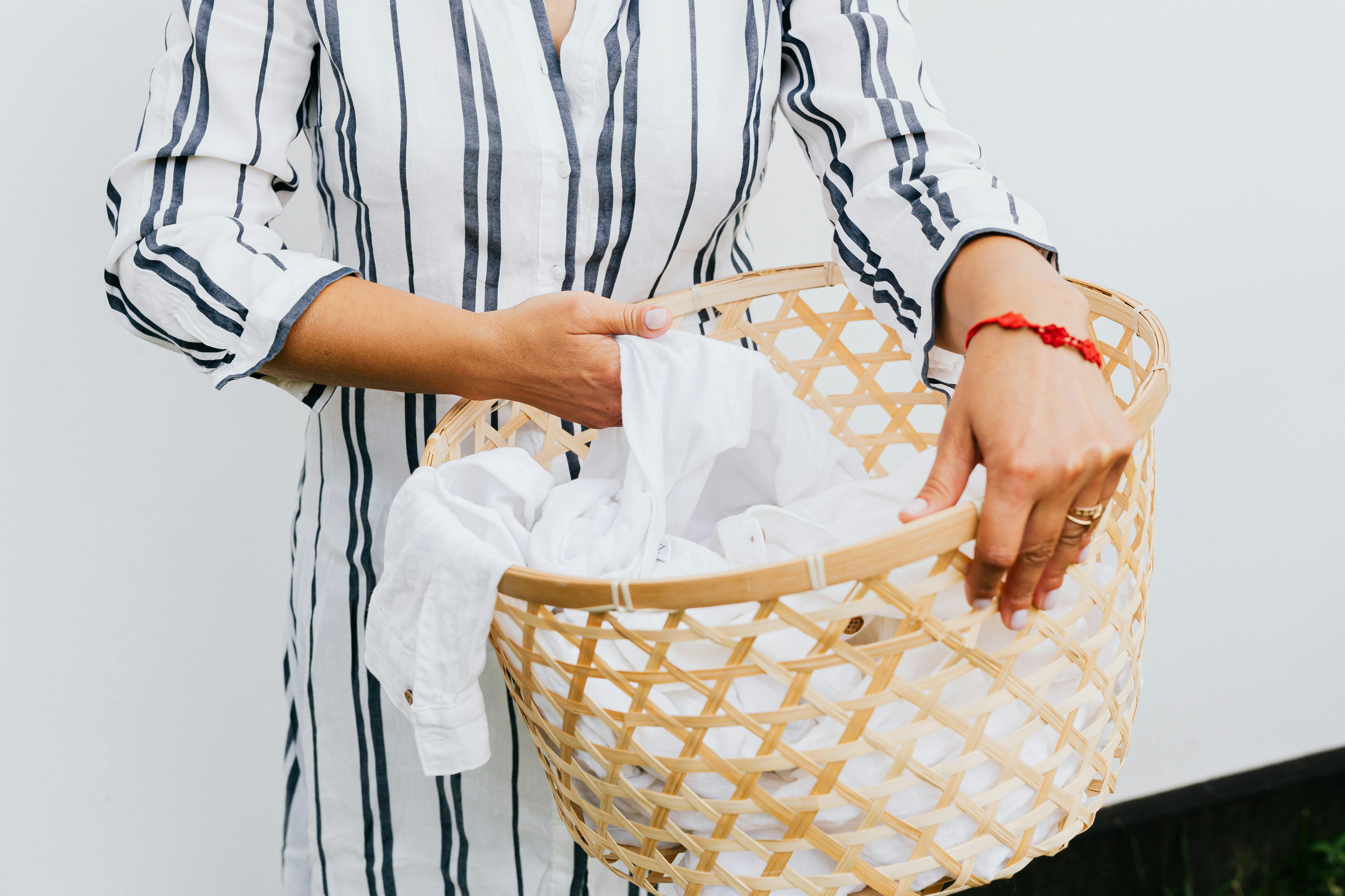 White clothes turning yellow? Here's the fix you need              pexels-karolina-grabowska-4959868.jpg