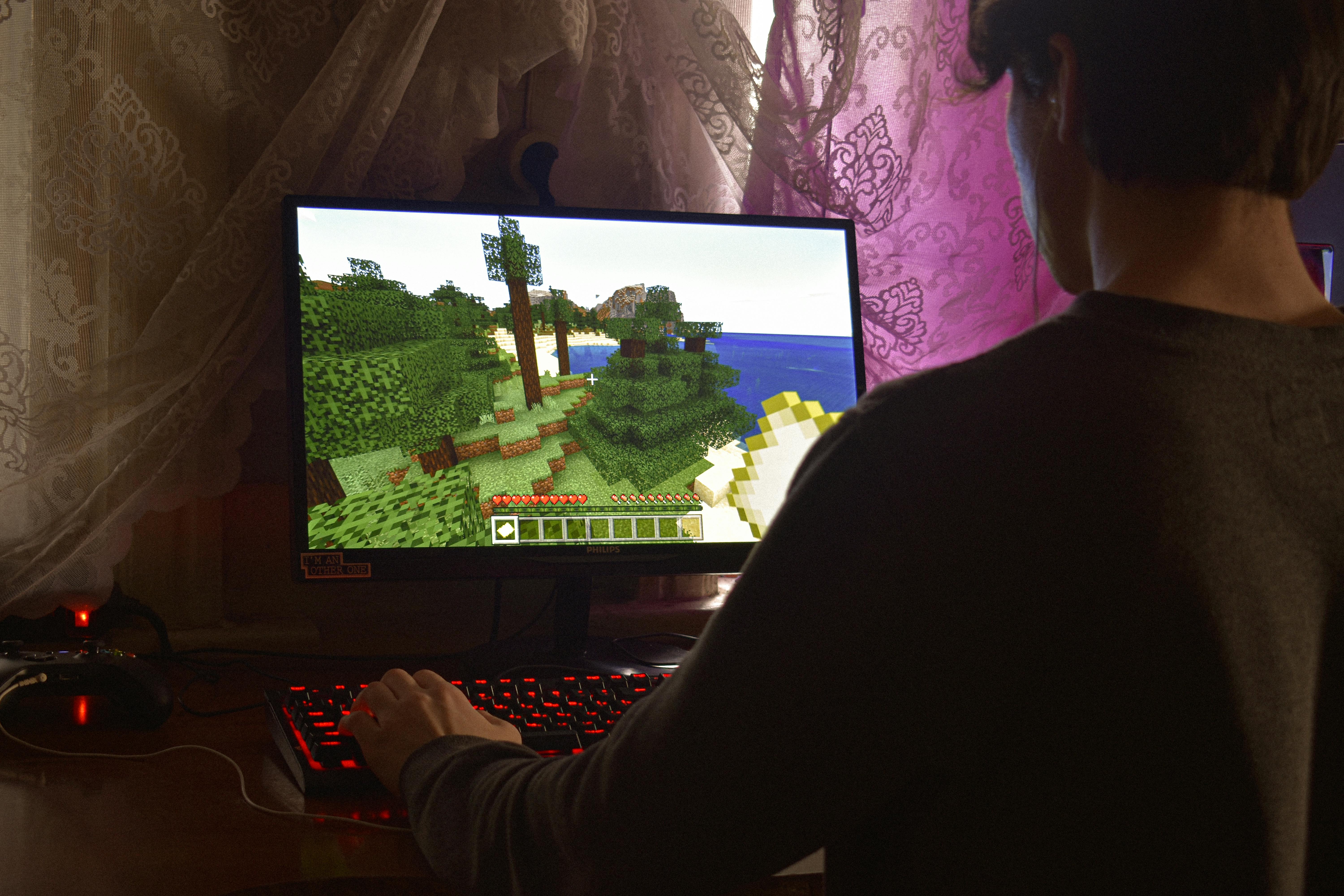 Why should you love a gamer? pexels-alscre-3977908.jpg