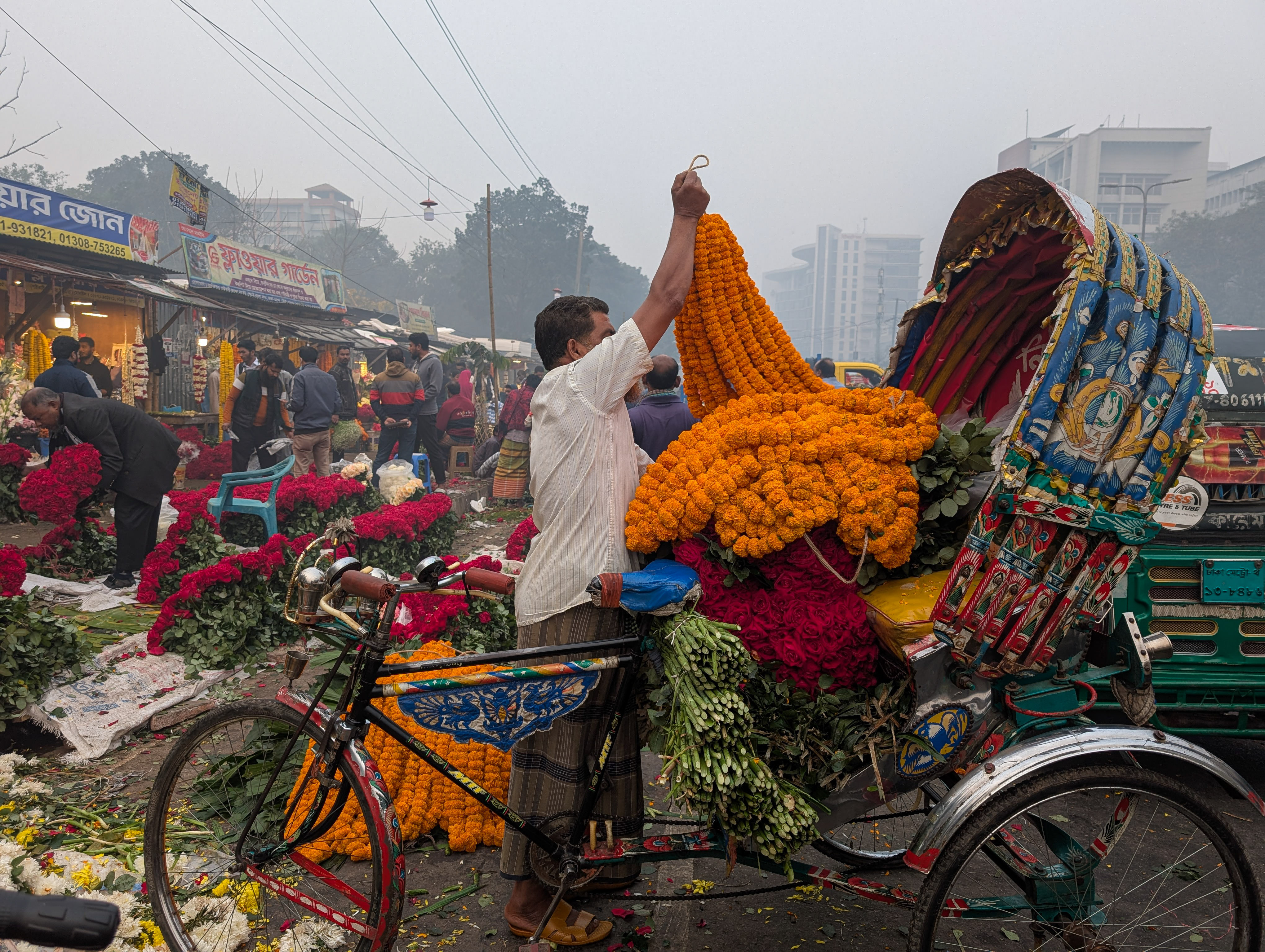 Valentine’s and Falgun shifts Dhaka's flower markets into overdrive before the city wakes