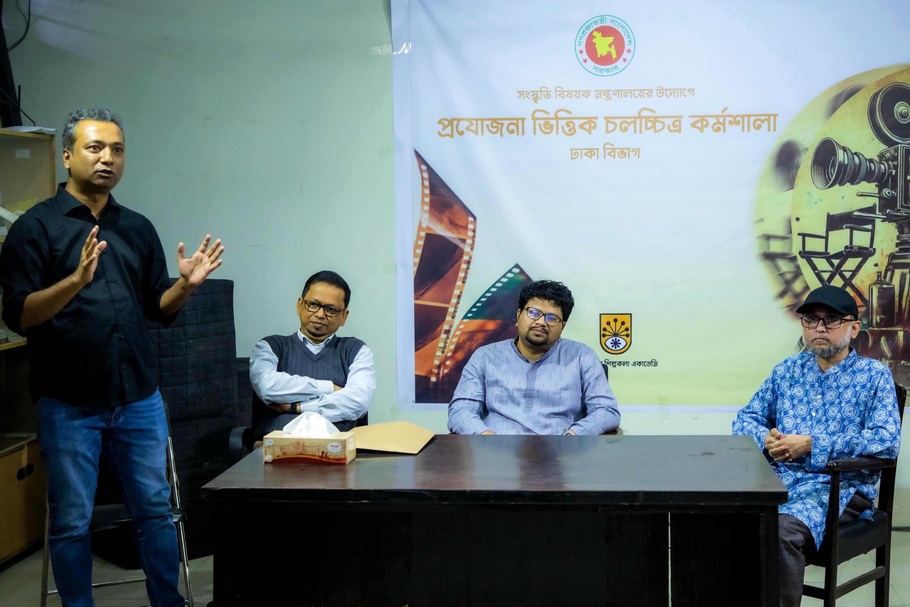 Decentralising filmmaking: ‘Monsoon Revolution Film Production Workshop’ hosts Dhaka event.jpg