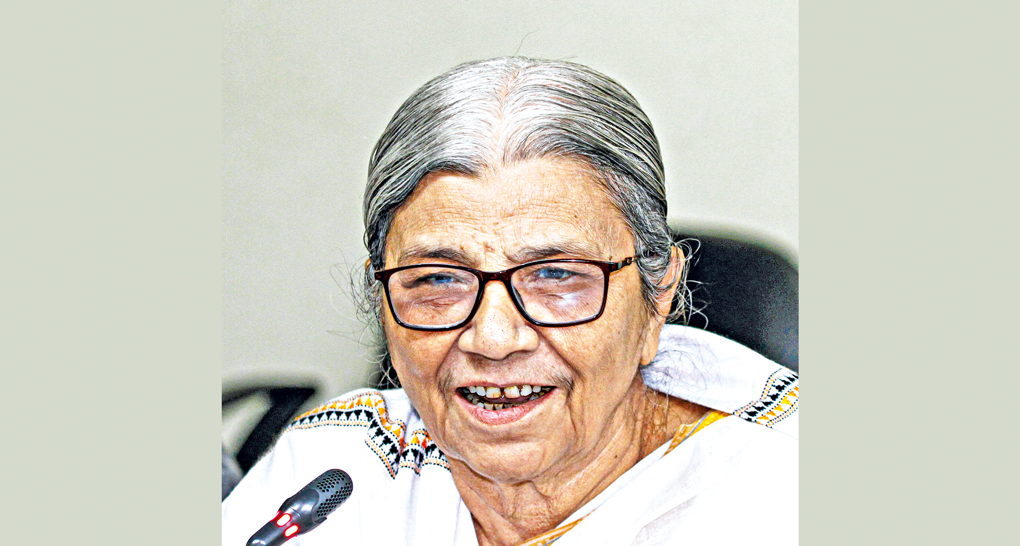 dr-fauzia-moslem.jpg