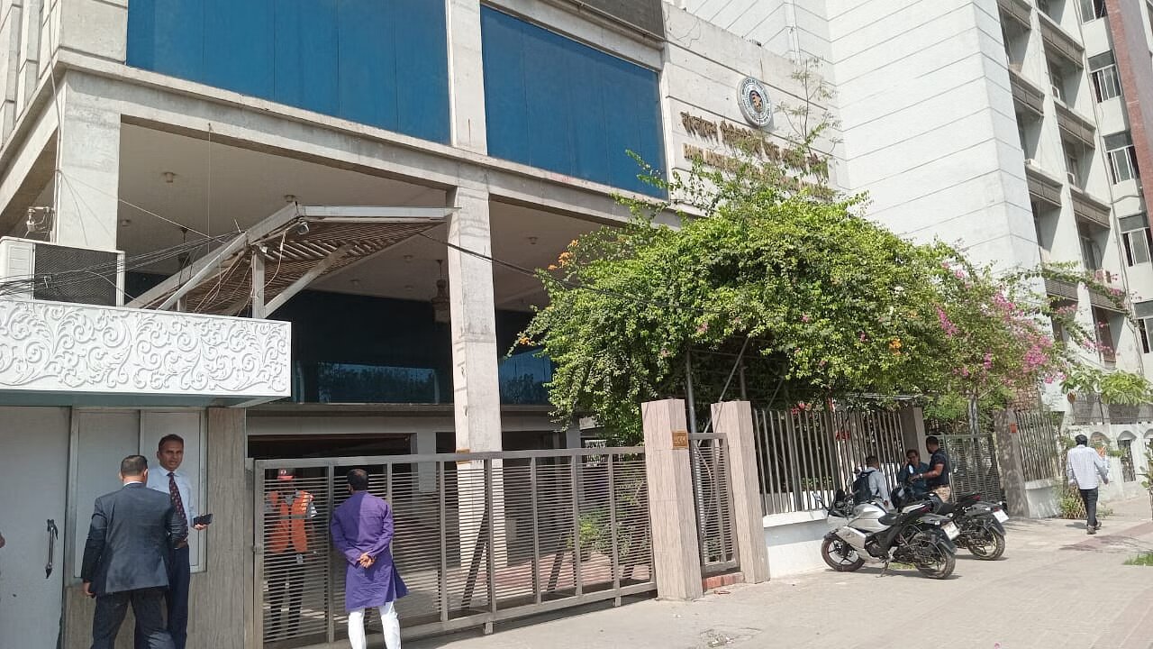 DSE rises despite BSEC stalemate, work stoppage