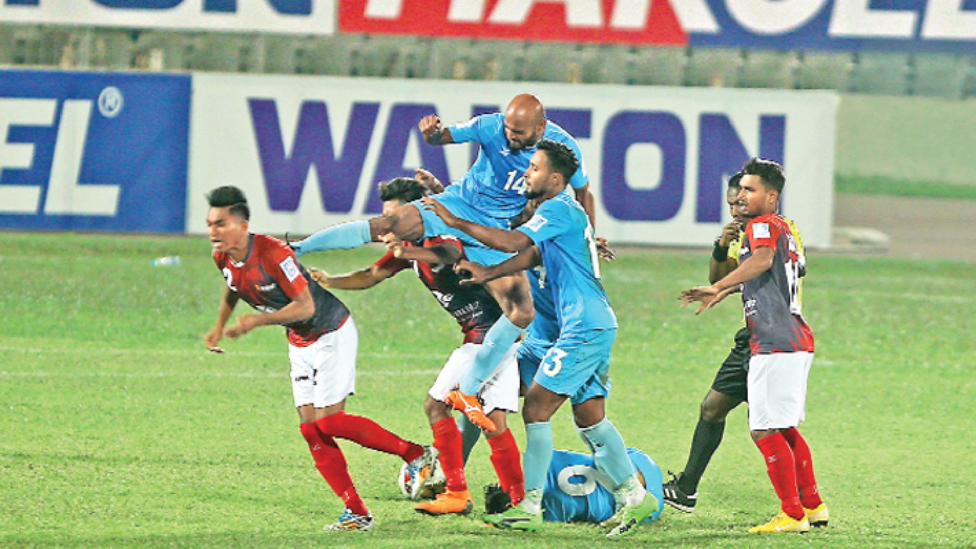 mamun_mia_flying_kick.jpg
