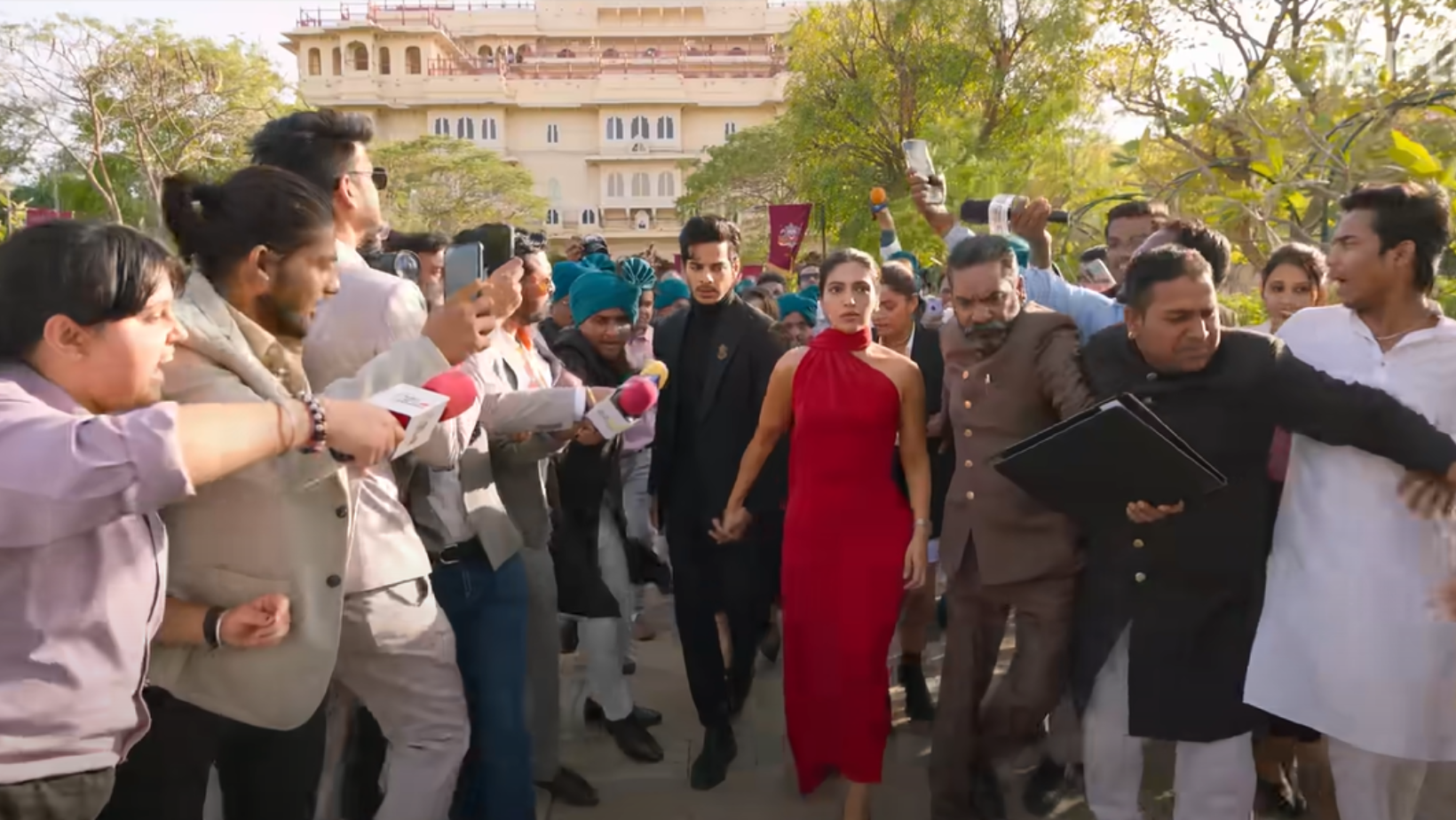 ‘The Royals’ on Netflix: Crown, couture, and confusion