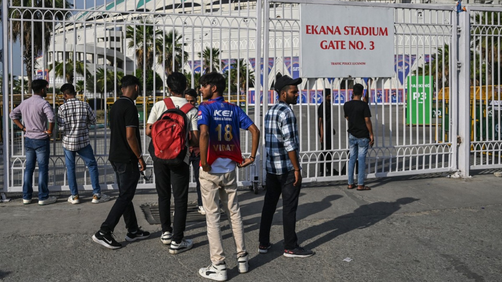 ipl_fans.jpg