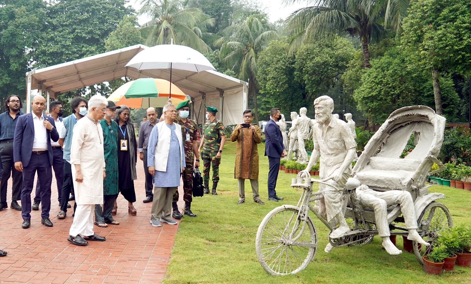 Prof Yunus visits July Uprising Memorial Museum site at Gono Bhaban