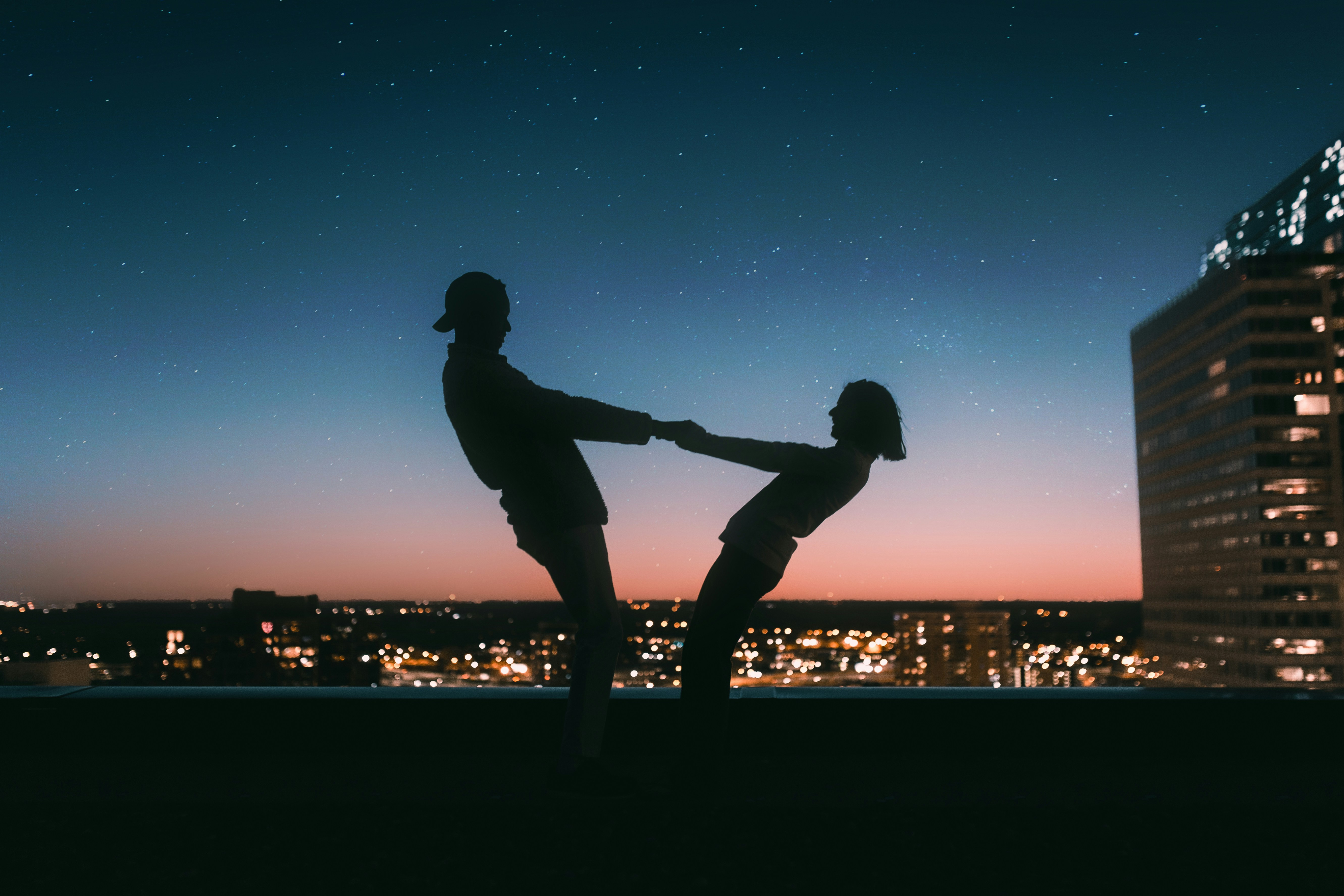 Too busy for love? Try the micro-dating trend      josh-hild-m9aggc8uw6o-unsplash.jpg