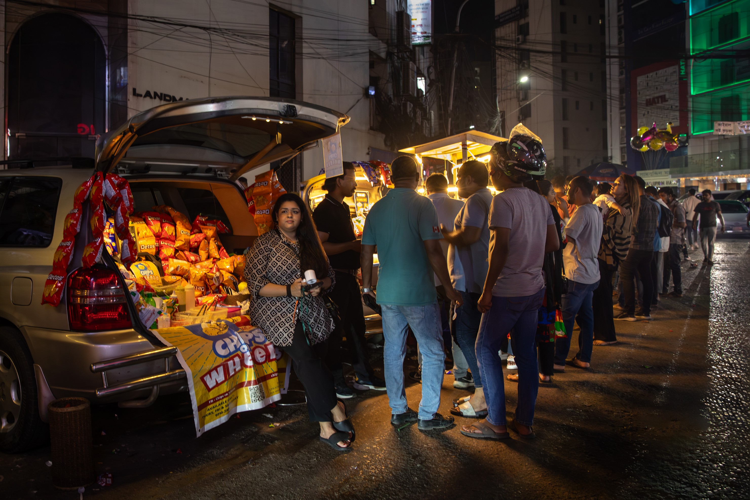 Gulshan 2’s midnight street food scene feels like Bangkok 