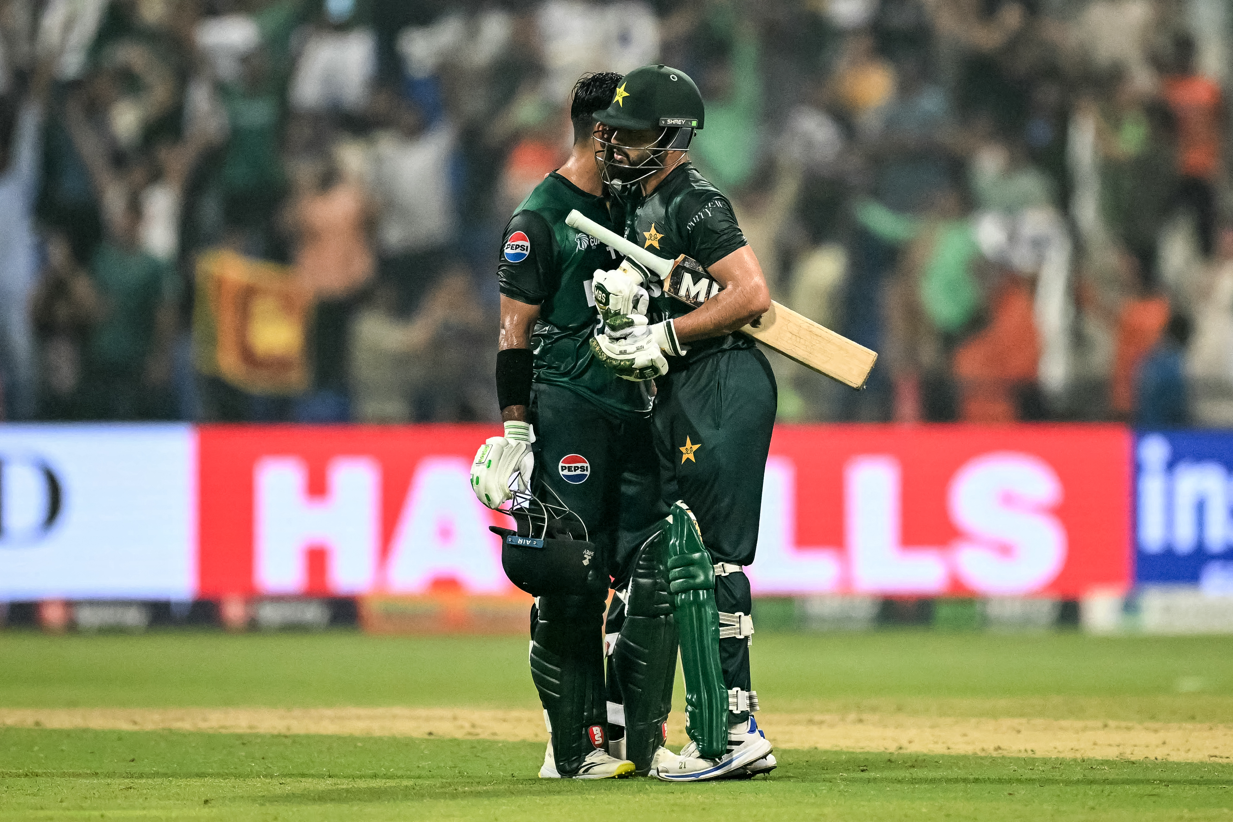 Pakistan bounce back with five-wicket win over Sri Lanka