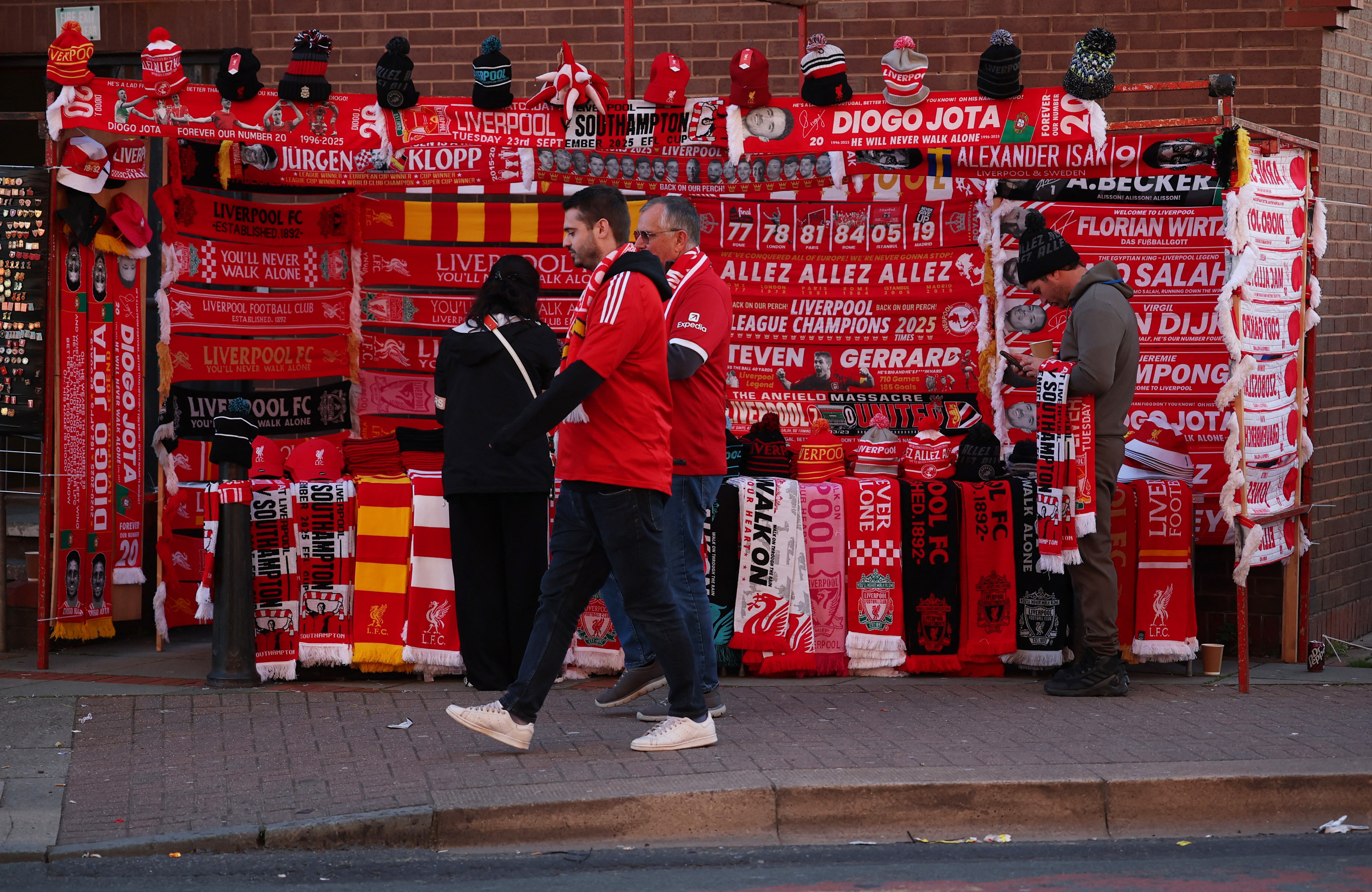 Liverpool seek mojo against Man Utd, Postecoglou hunts first win