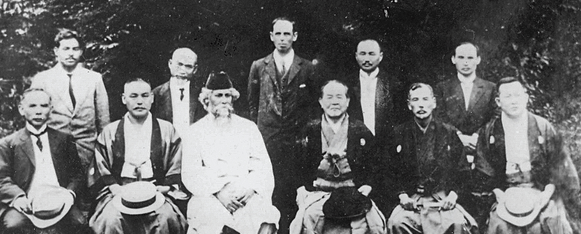 rabindranath_tagore_at_sankeien_garden_in_japan_in_1916.jpg