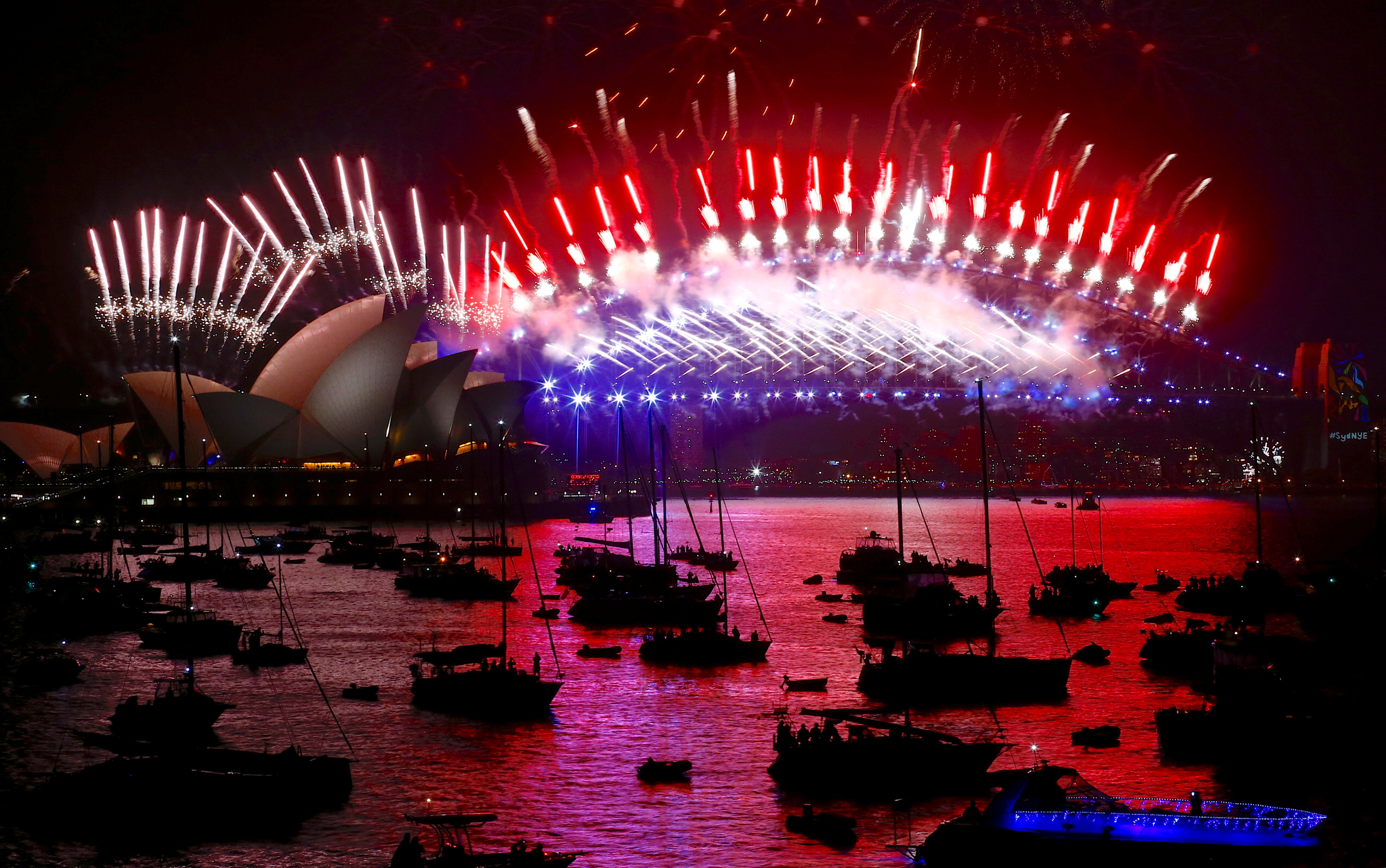 16._australia-fireworks.jpg