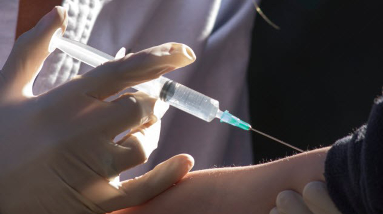2-polio-vaccine-injection_000043628986_Small.jpg