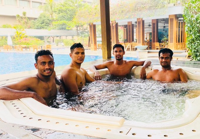 mustafizz_swimming_pool.jpg