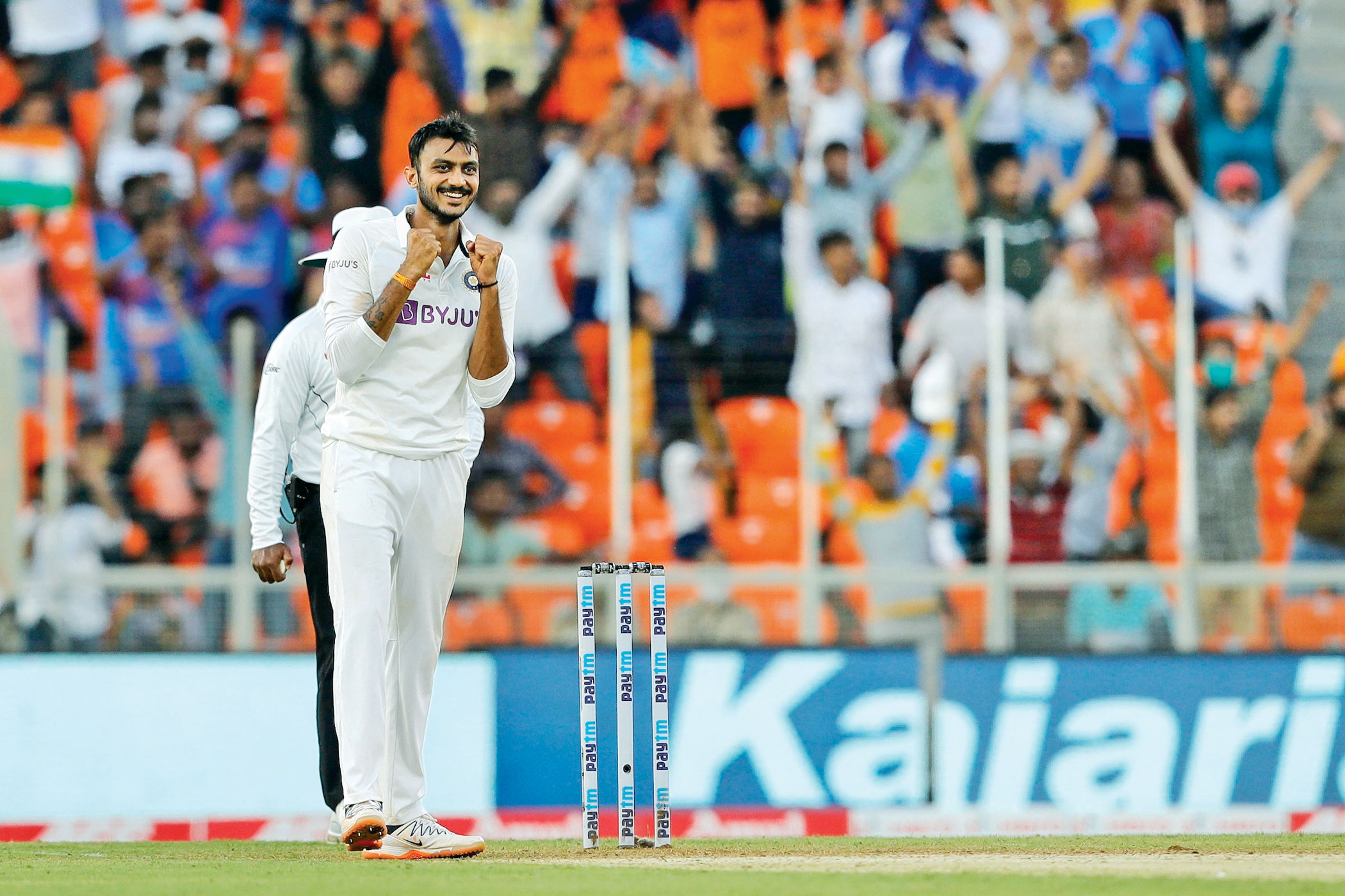spinner-axar-patel.jpg