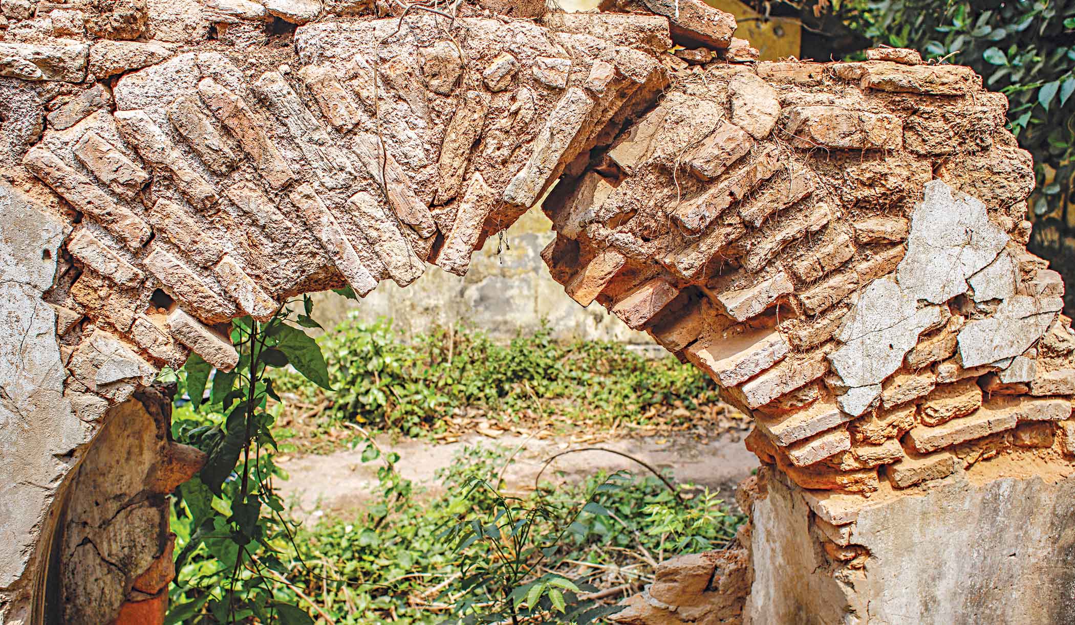 old-dhaka-fort.jpg