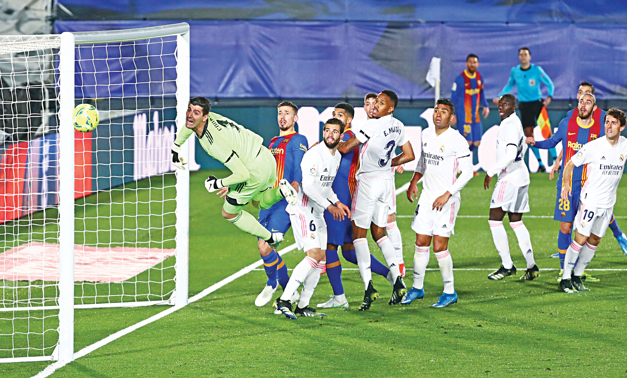 messi-hit-the-far-post_0.jpg