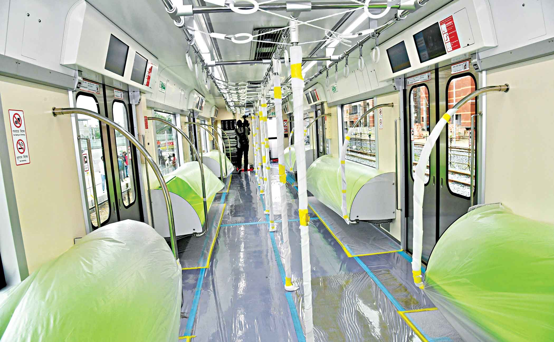 metro-reil-inner-side.jpg