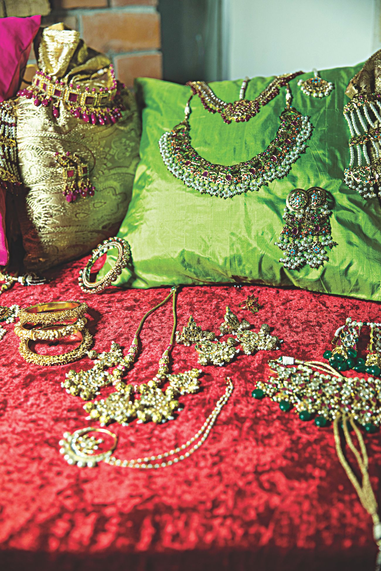 a_bengali_belles_guide_to_bridal_jewellery_3.jpg