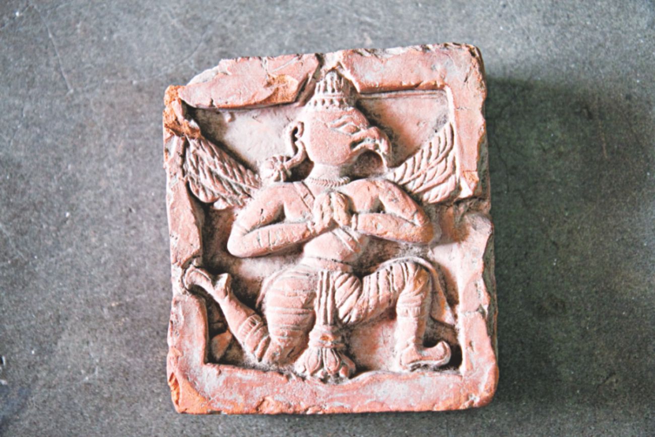 a_tale_woven_in_terracotta_1.jpg