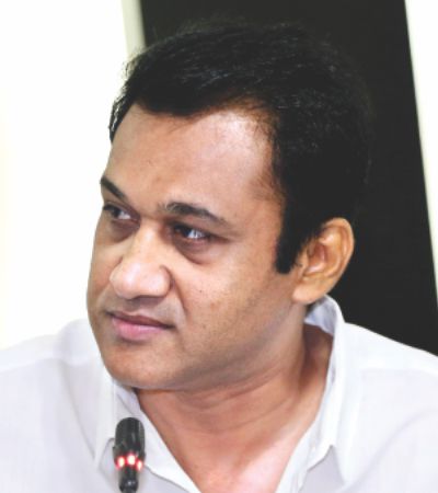 amer_khan.jpg