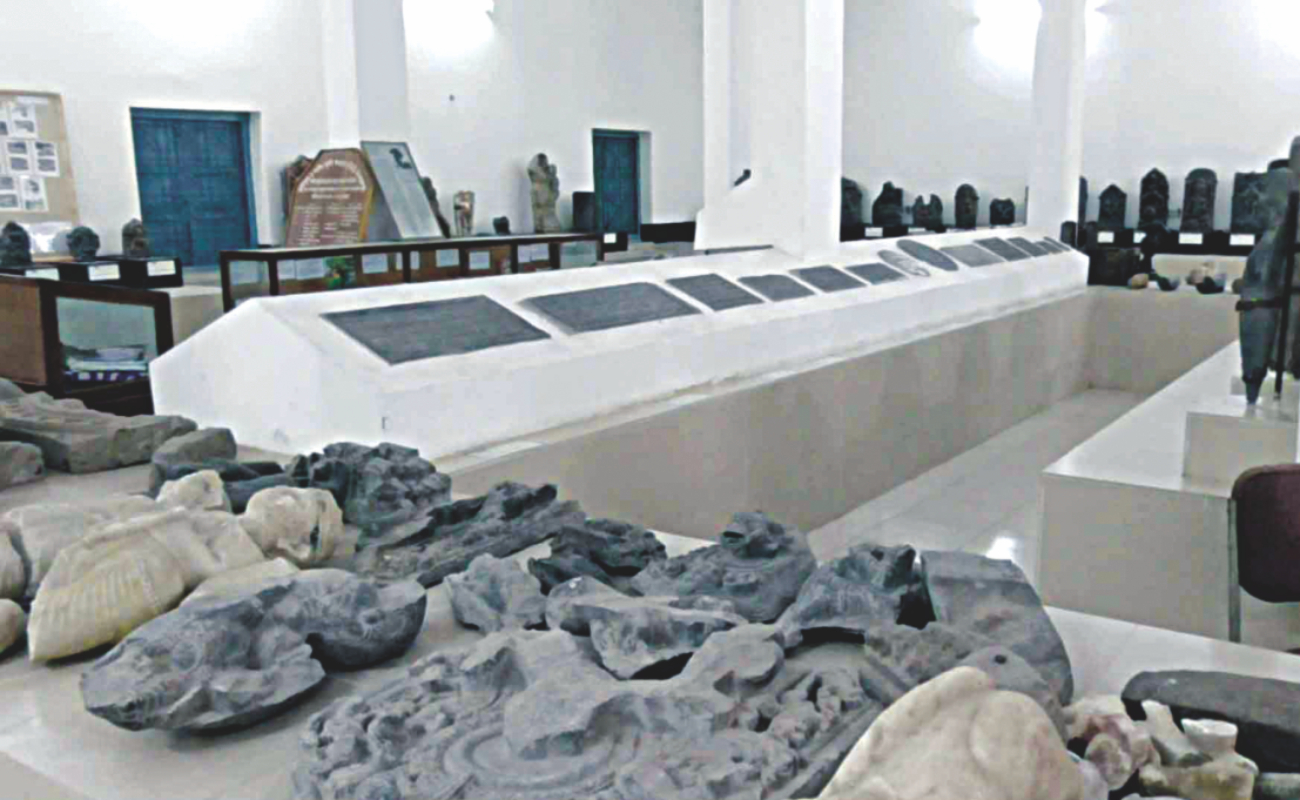ancient_statues_and_fragments_3.jpg