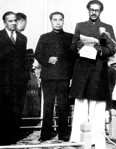 Bangabandhu and Suhrawardy.jpg