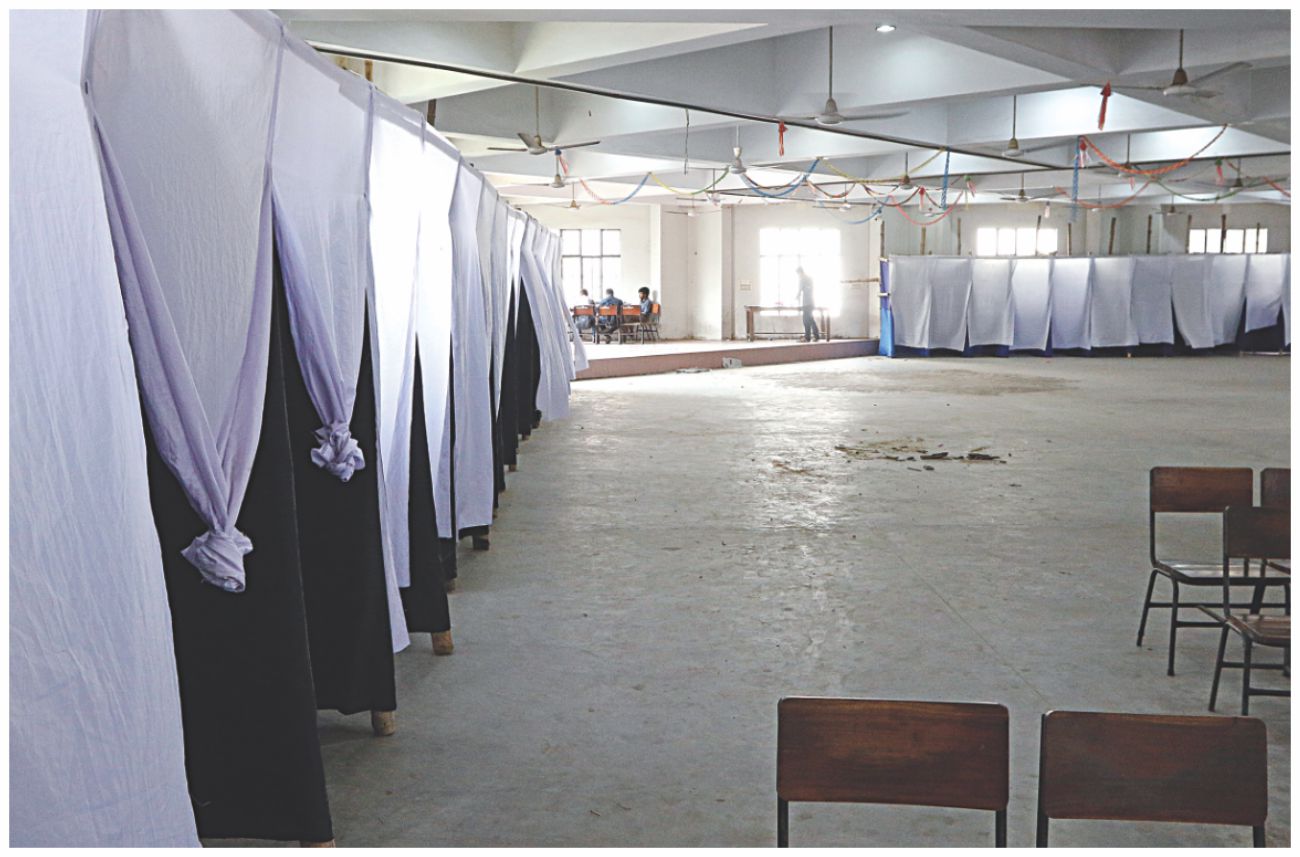 bijoy_ekattar_hall1.jpg