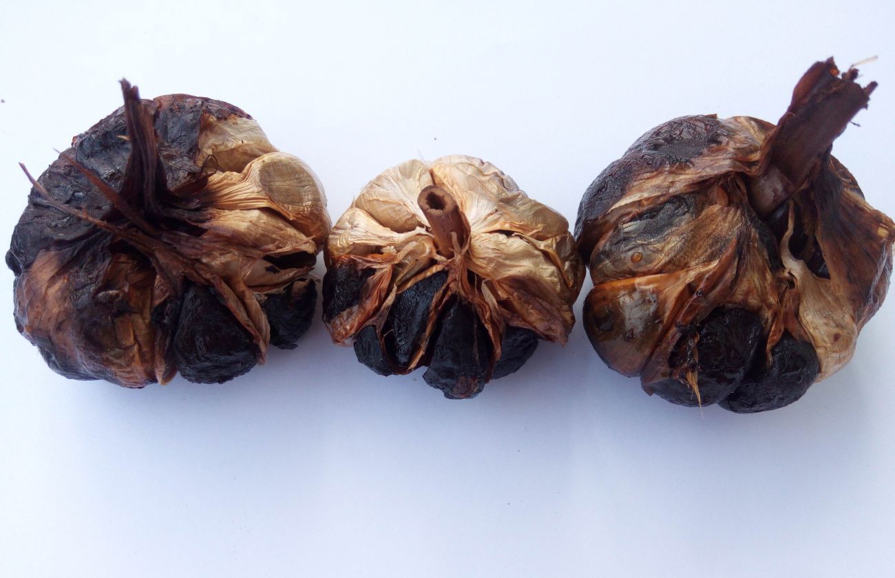 black_garlic_02.jpg