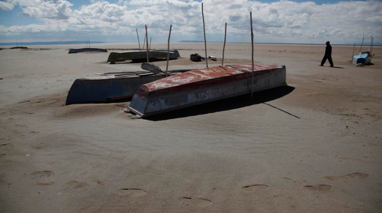 Bolivia-Lake-wb.jpg