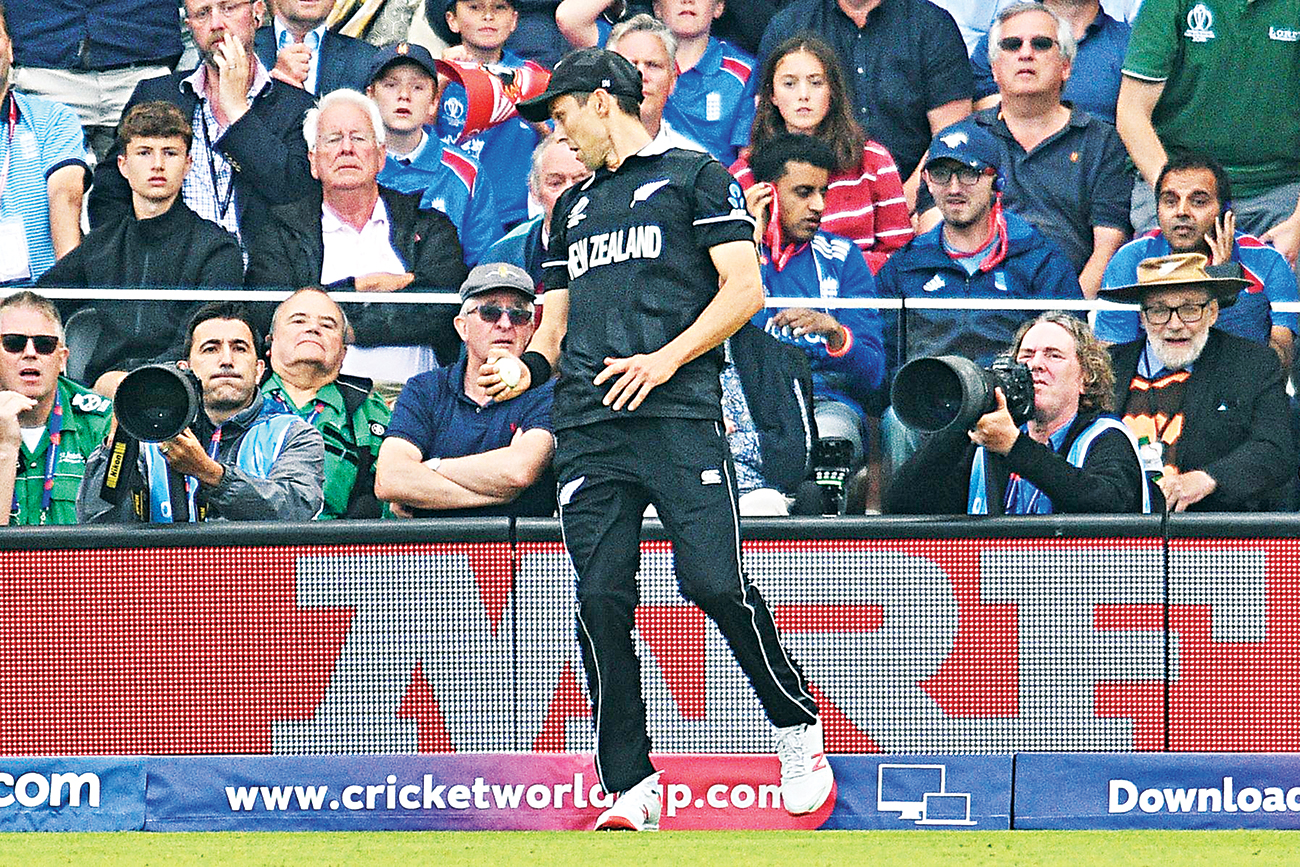 boult_catch_six.jpg