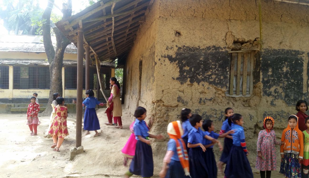 clay-made_school_2.jpg