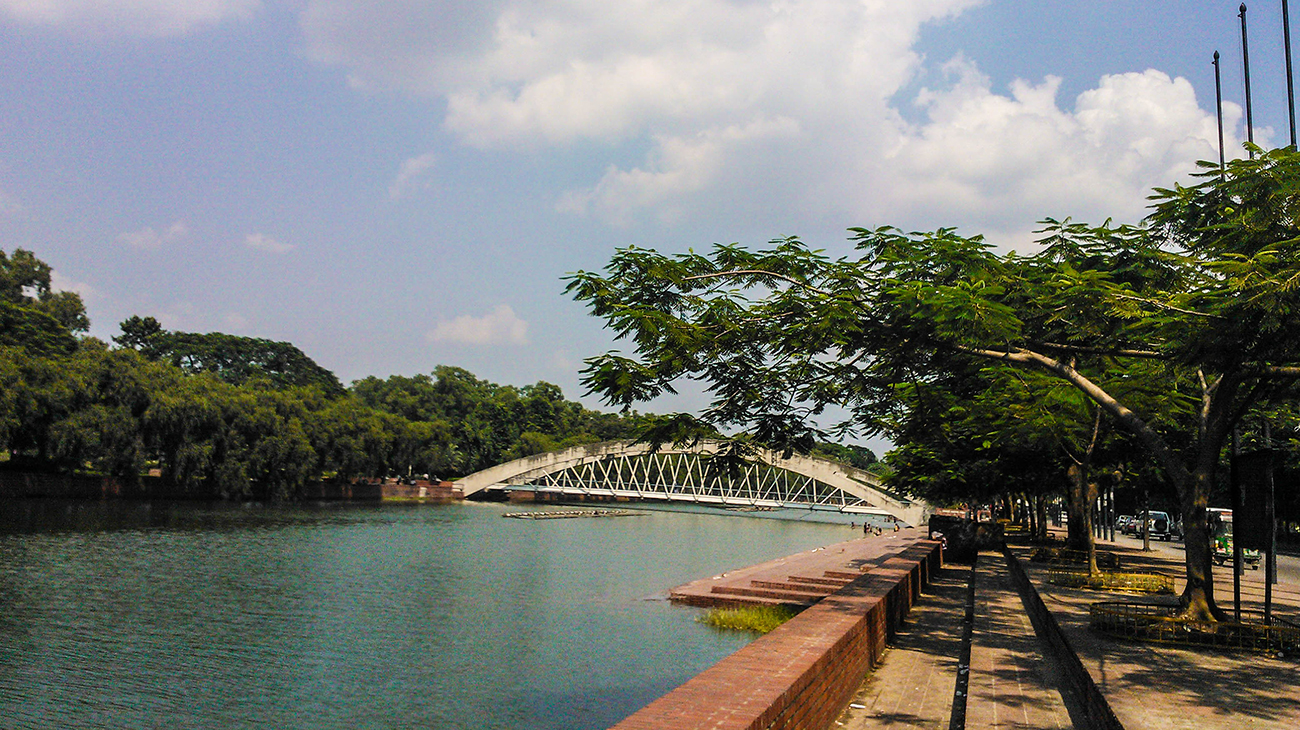 Crescent_Lake_-_Chandrima_Uddan_(05)-web.jpg