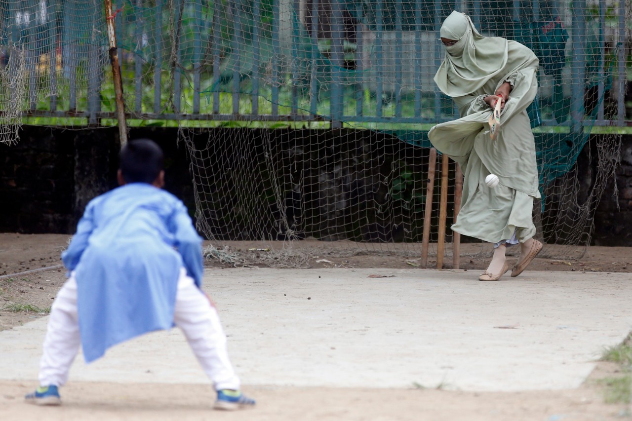 cricket_loving_2_1.jpg