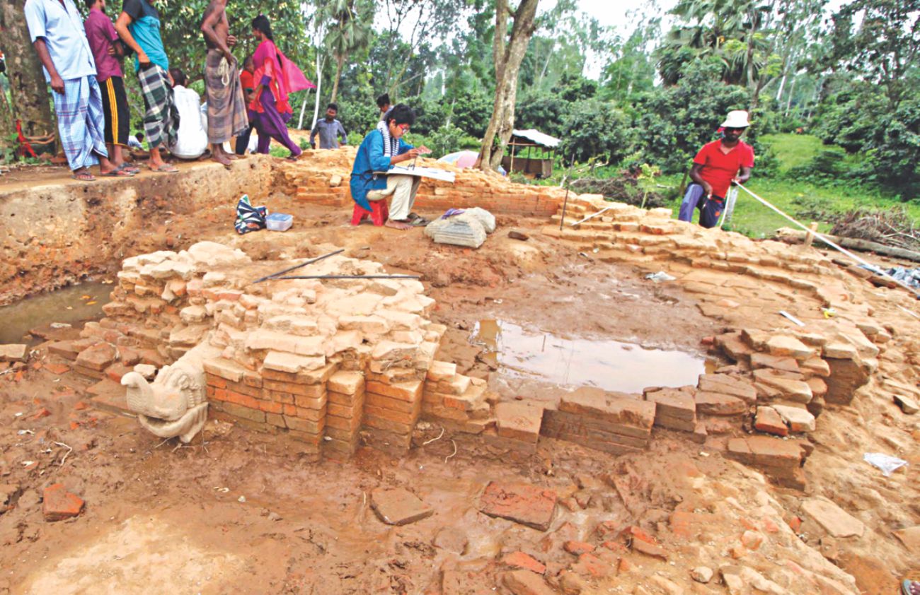 dinajpur_temple_2_0.jpg