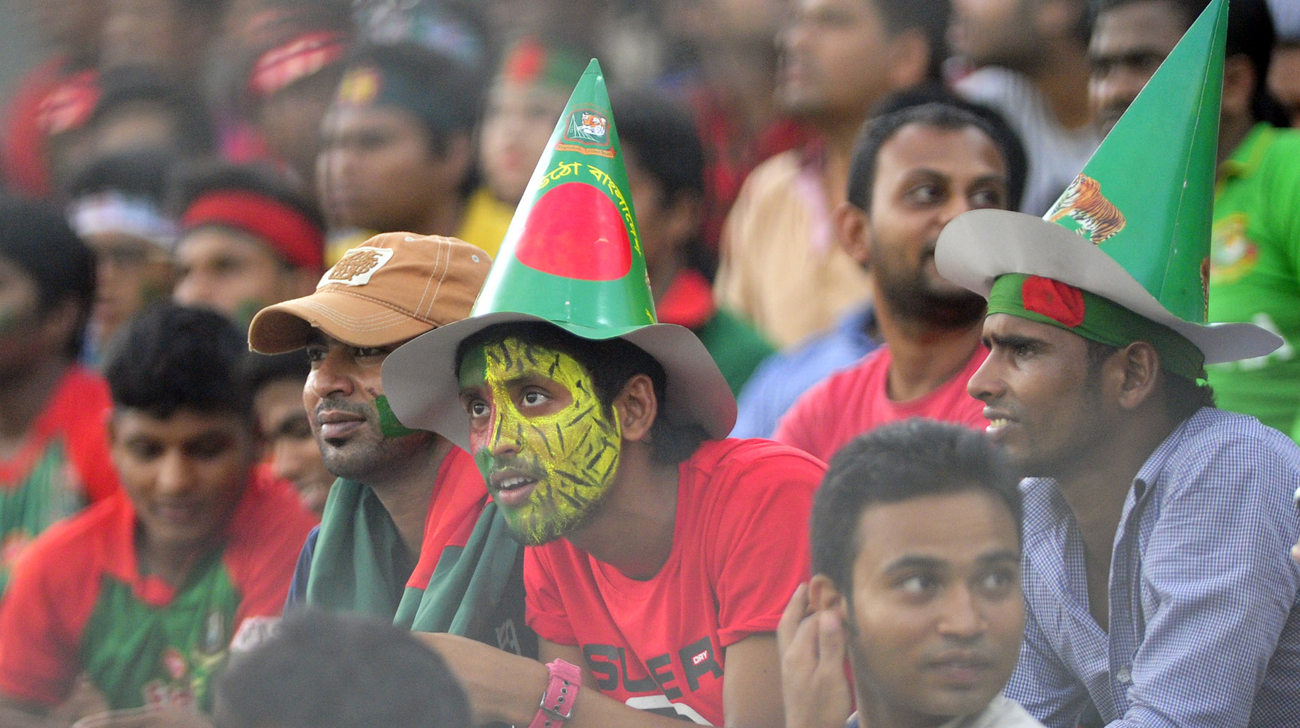 Fans-at-Mirpur-2.jpg-NS.jpg