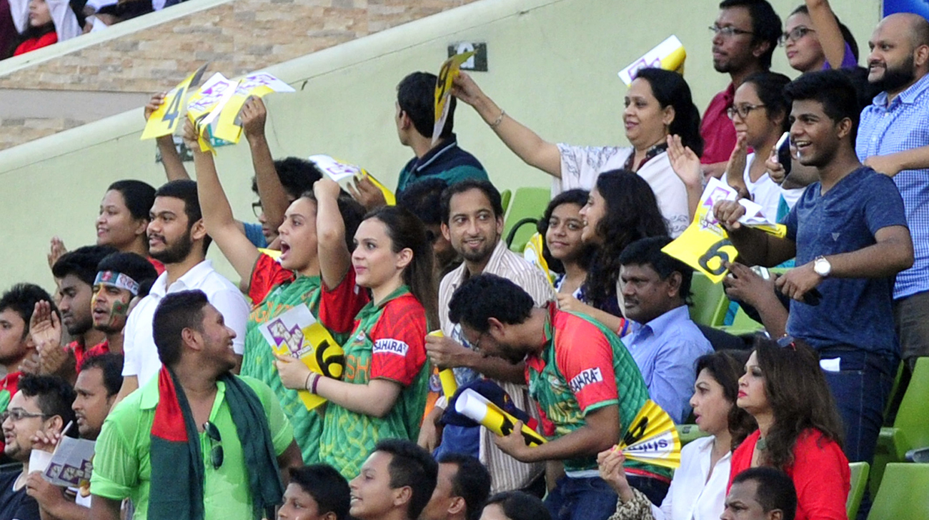 Fans-at-Mirpur-6.jpg-NS.jpg