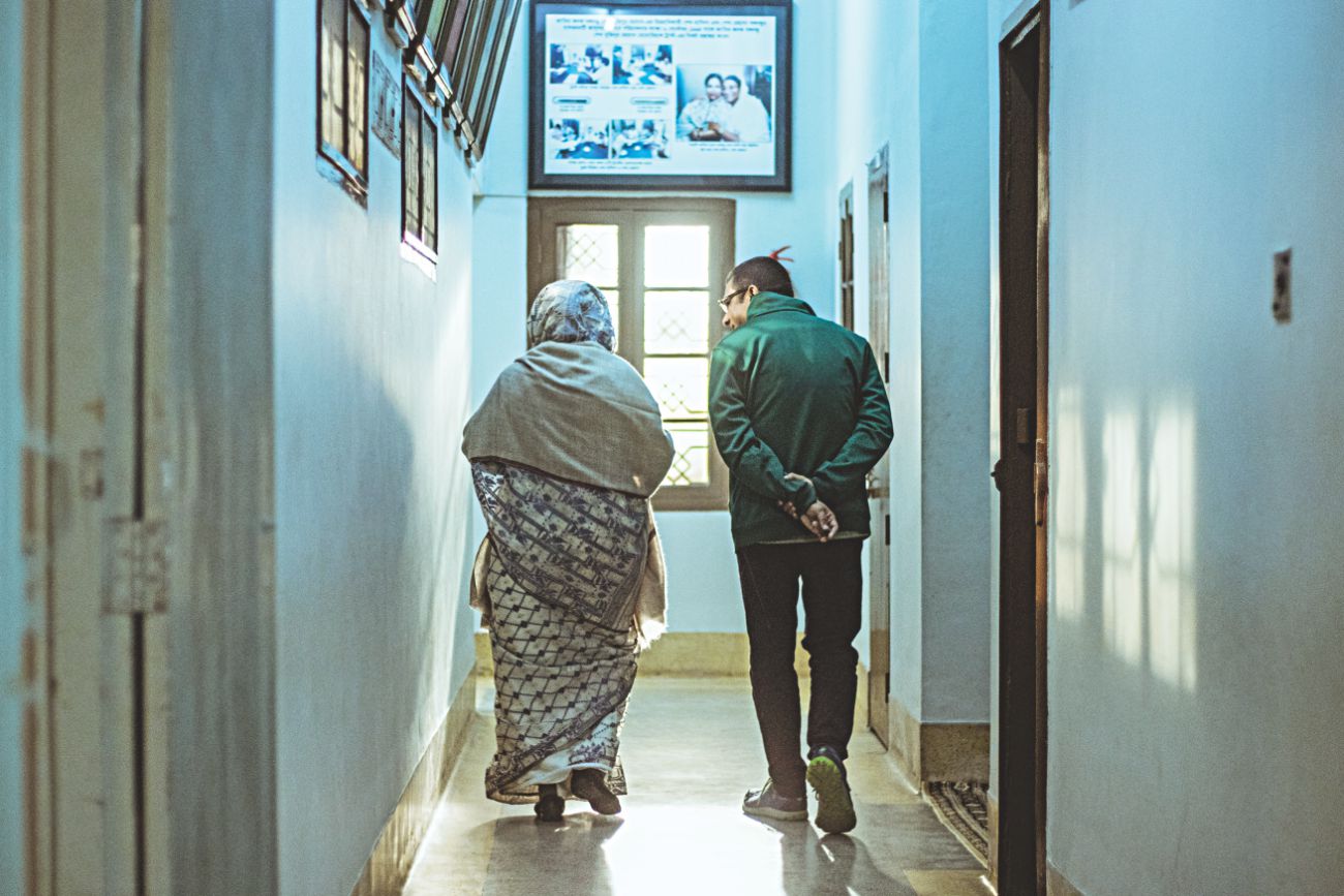 hasina_a_daughters_tale_-_3.jpg