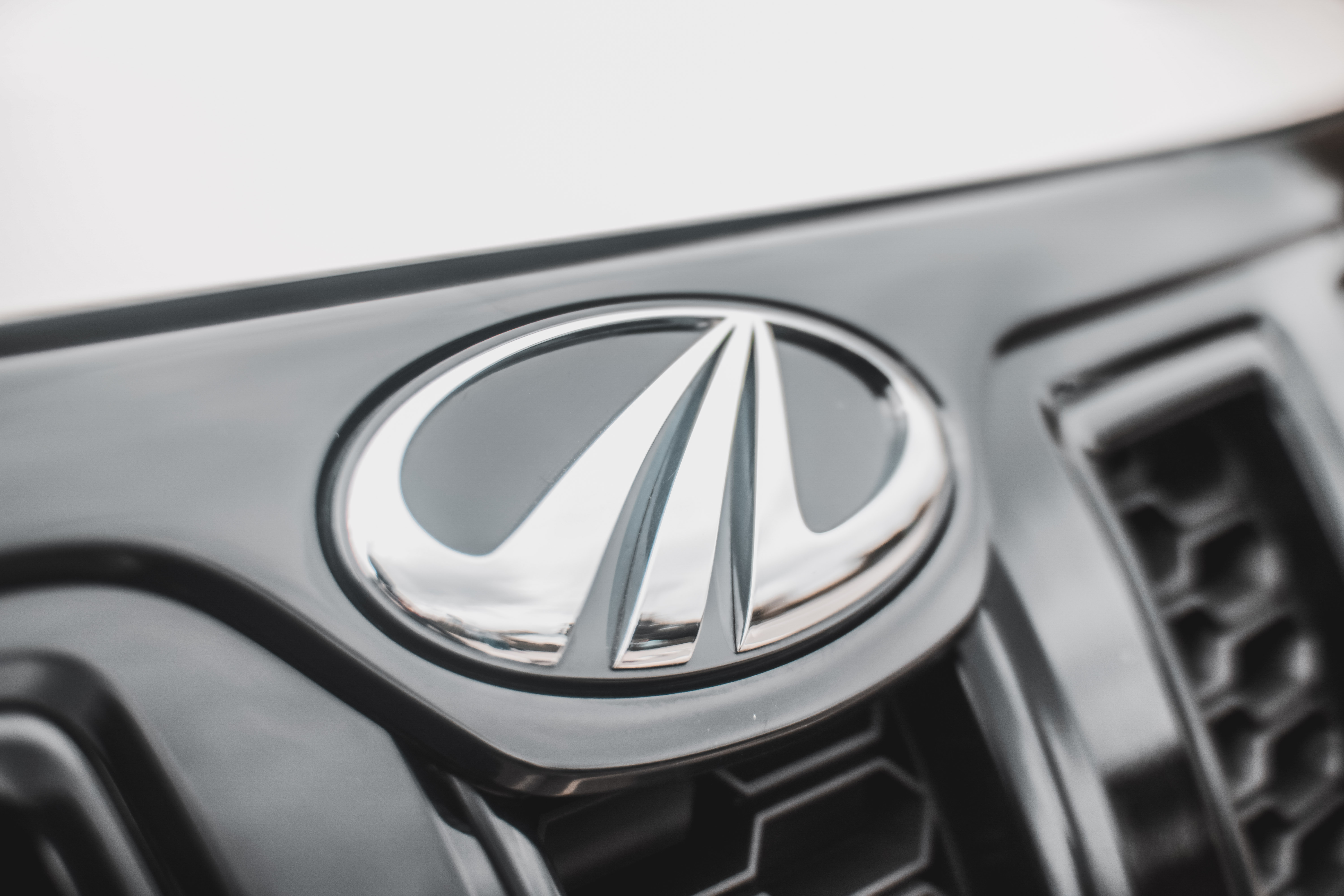 Mahindra badge.jpg