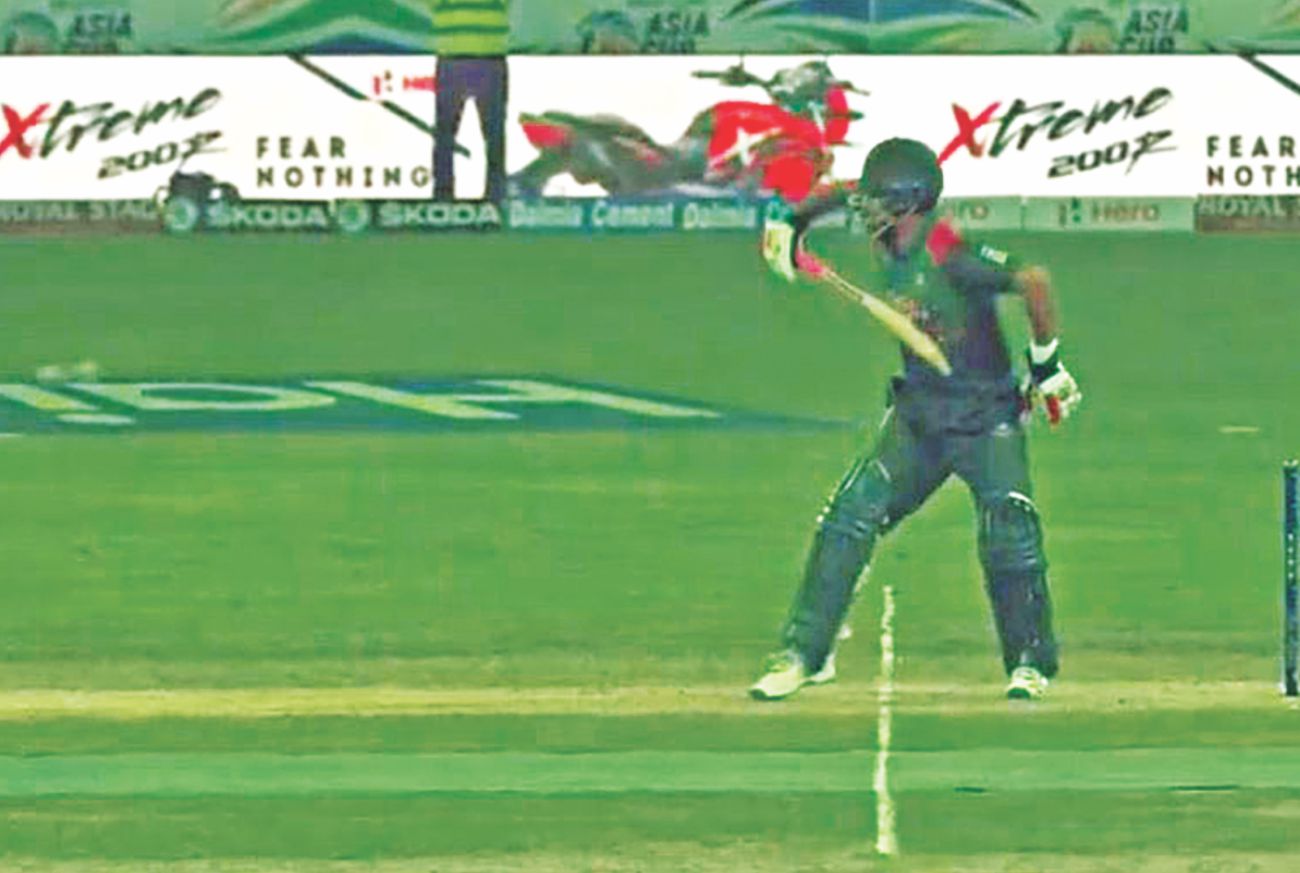 A brave Tamim Iqbal came out to bat with one hand