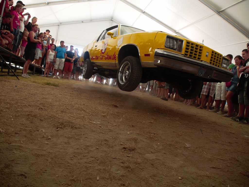 Jumping-Awesome-Lowrider-1024-P8111141.jpg