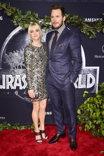 Anna Faris (L) and Chris Pratt