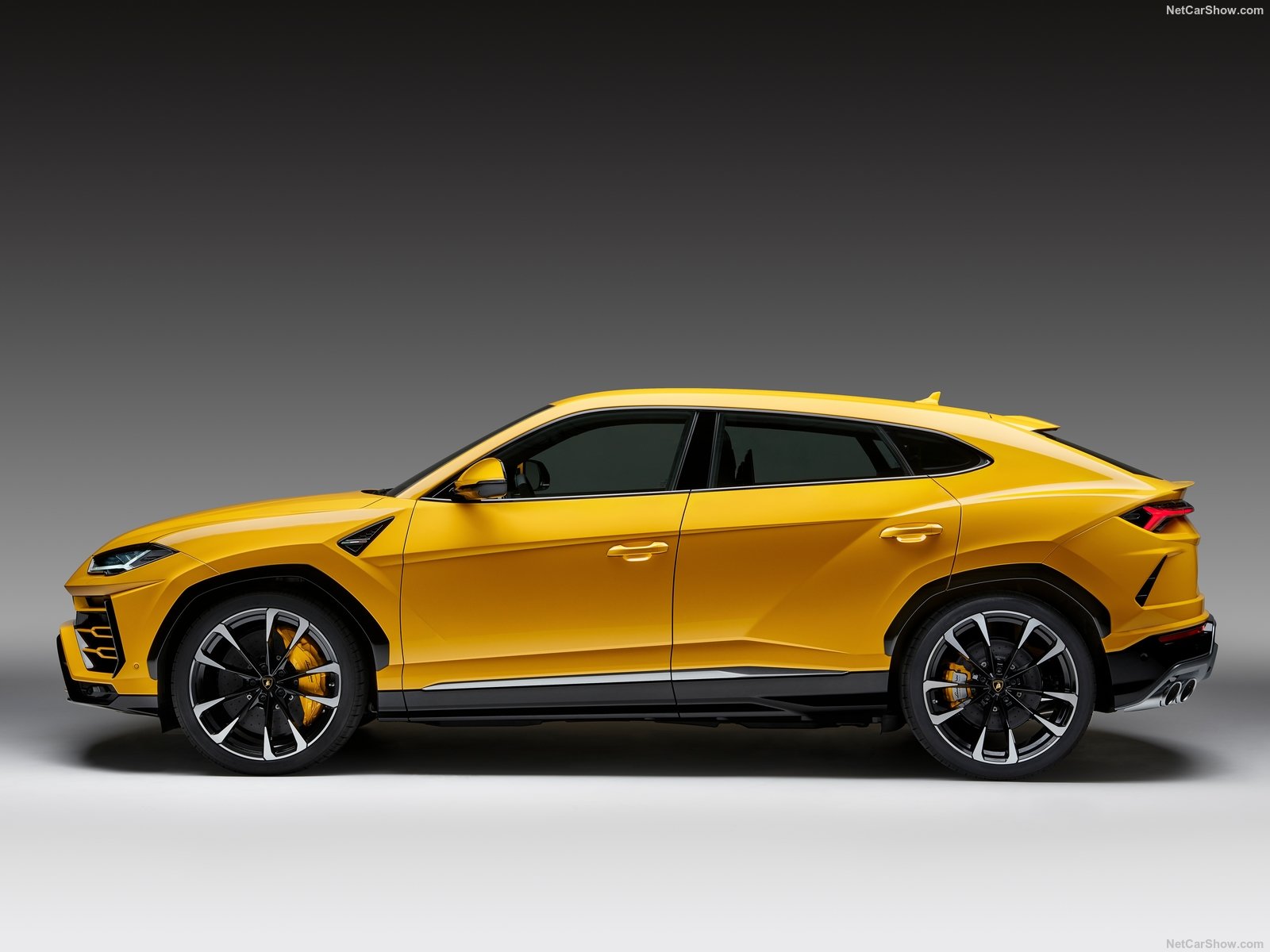 lamborghini-urus-2019-1600-0e.jpg