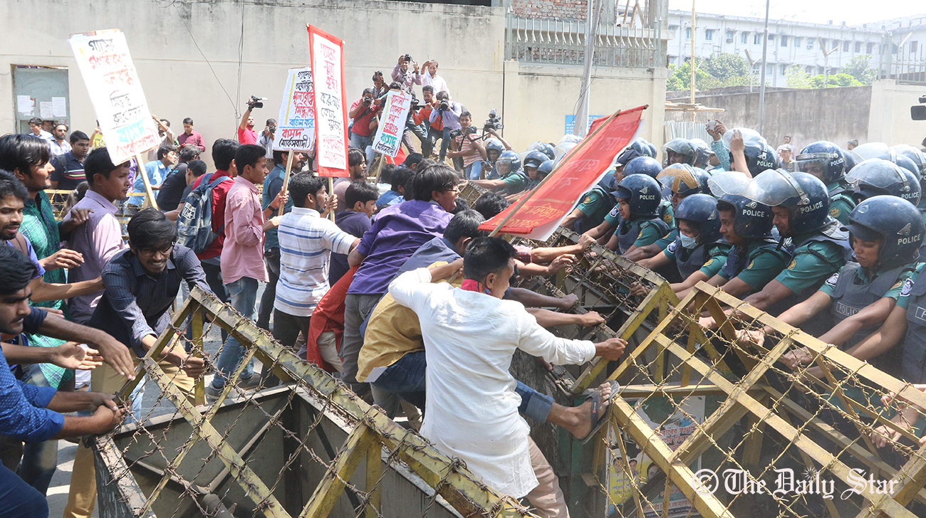 leftist-seige-3-wb_0.jpg